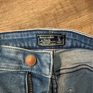 Abercrombie & Fitch Mid Rise Skinny Jeans